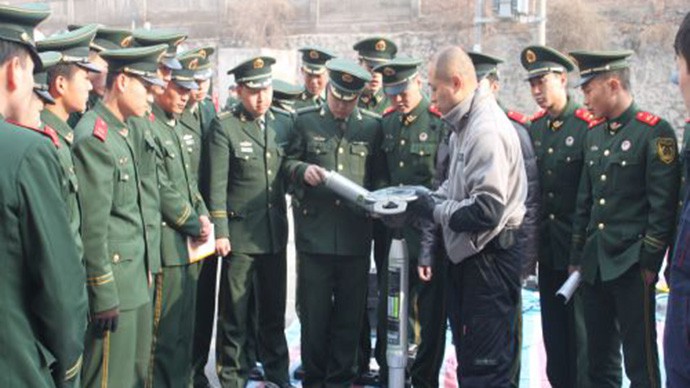 我公司技術(shù)人員在蘭州市消防特勤大隊(duì)為消防官兵現(xiàn)場(chǎng)顯示、培訓(xùn)我公司所供設(shè)備